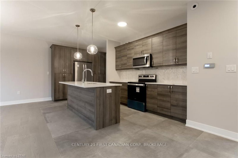 16 - 297 WHITING St, Ingersoll, N5C 2W5 | Image 3