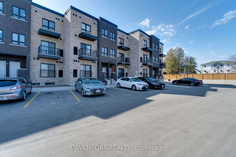 home for sale on 20-600 Victoria Street S