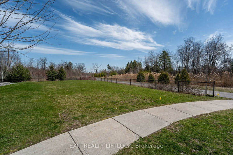 418 Raymond St, Peterborough, K9H 0G9 | Image 2