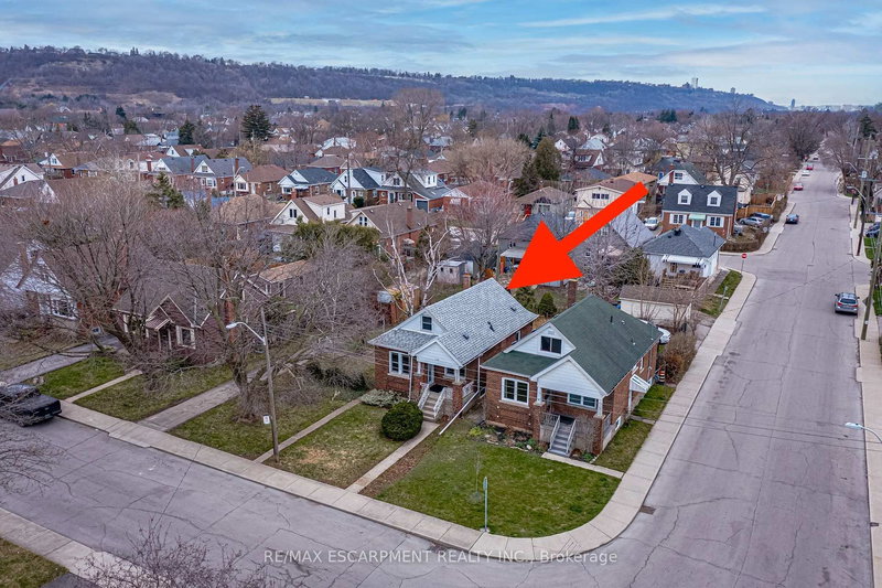 126 Auburn Ave, Hamilton, L8K 3B2 | Image 2