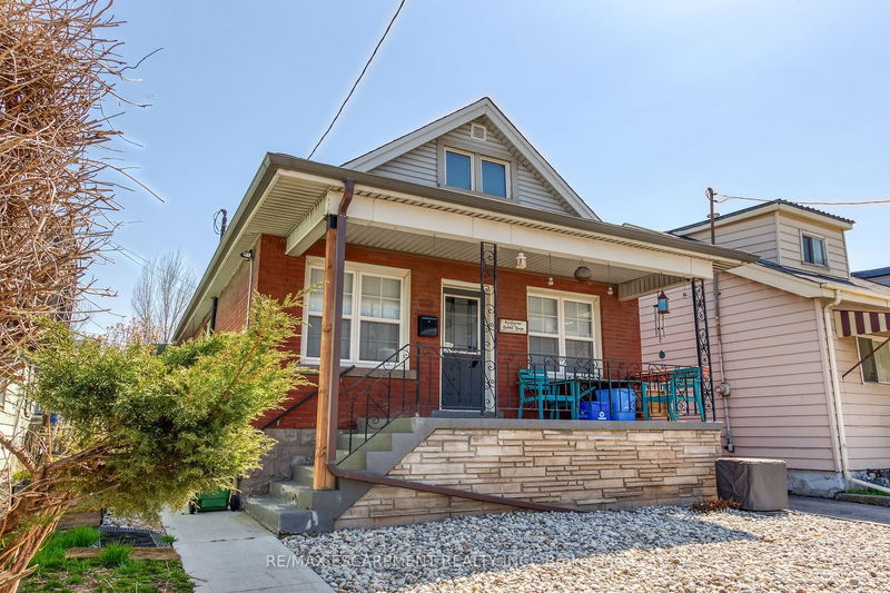 home for sale on 348 Victoria Avenue N