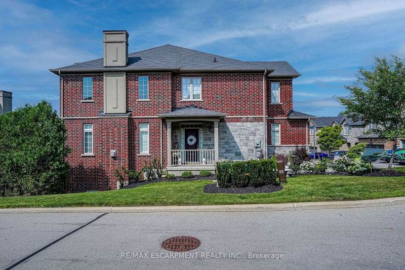 home for sale on 71 Oakhaven Place