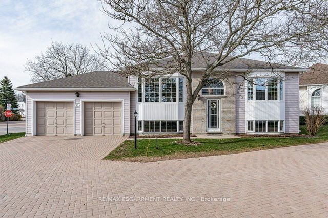 233 Silverbirch Boulevard