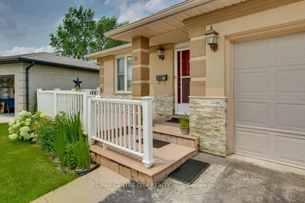 Listing Image 3