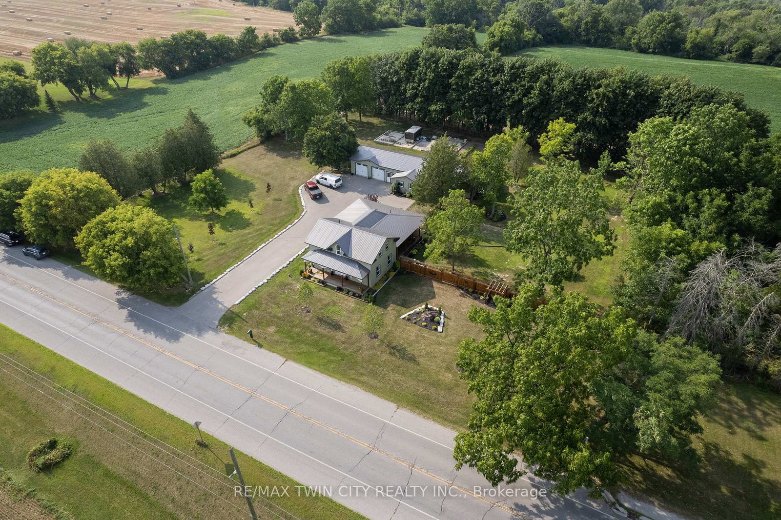Listing Image 3