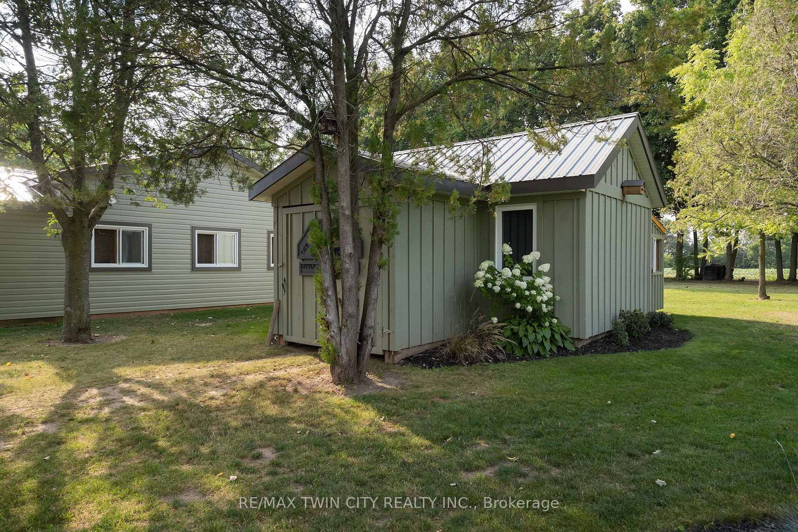 Listing Image 7