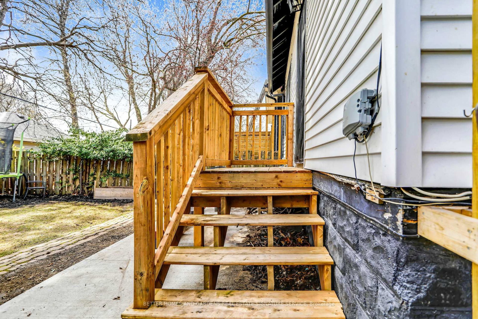 Listing Image 7