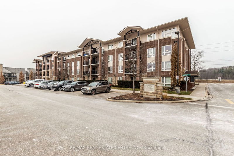 home for lease on 206-67 Kingsbury Square