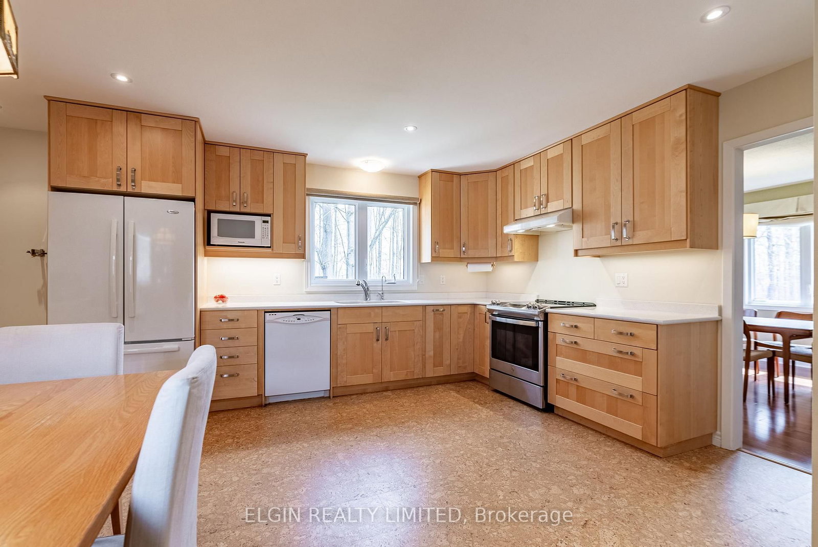 Listing Image 7