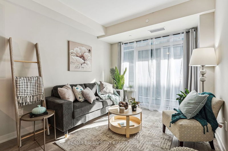 home for sale on 714-212 King William Street