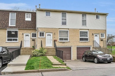 Townhouse sold at 2-1338 Upper Gage Avenue, Hamilton, Ontario, L8W 1N2 - Randall - MLS: X8234730