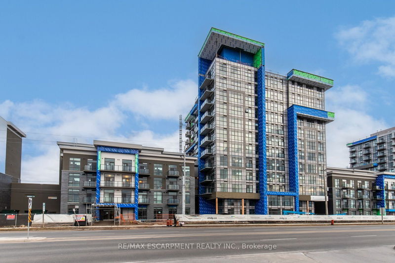 home for lease on 421-470 Dundas Street E