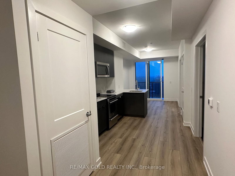 605 - 312 Erb St W, Waterloo, N2L 1W3 | Image 3