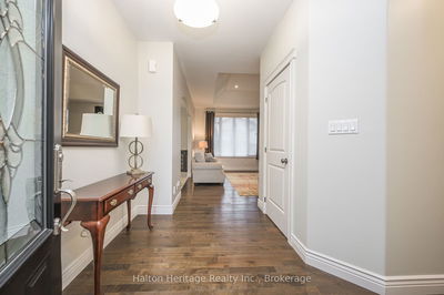 18 Rosslyn Dr, Brighton - Brighton image-0-2