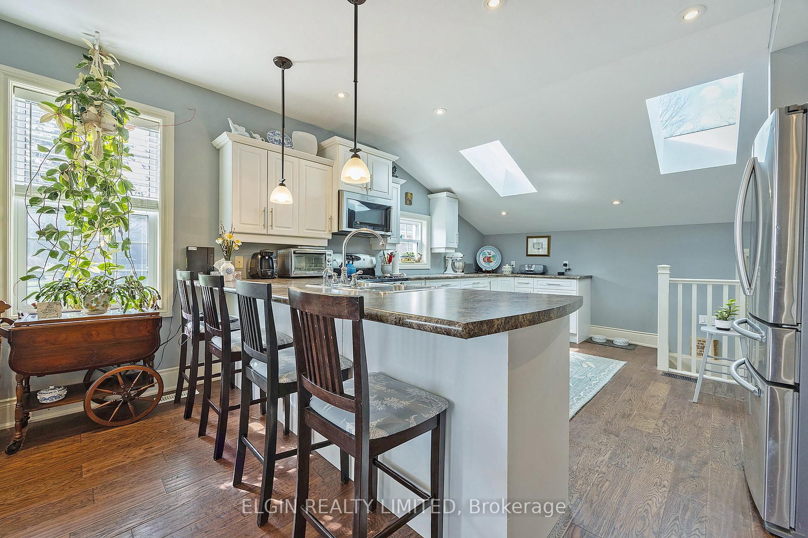 Listing Image 7