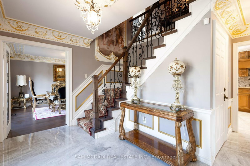 28 Stonegate Dr, Hamilton, L9G 3R7 | Image 3