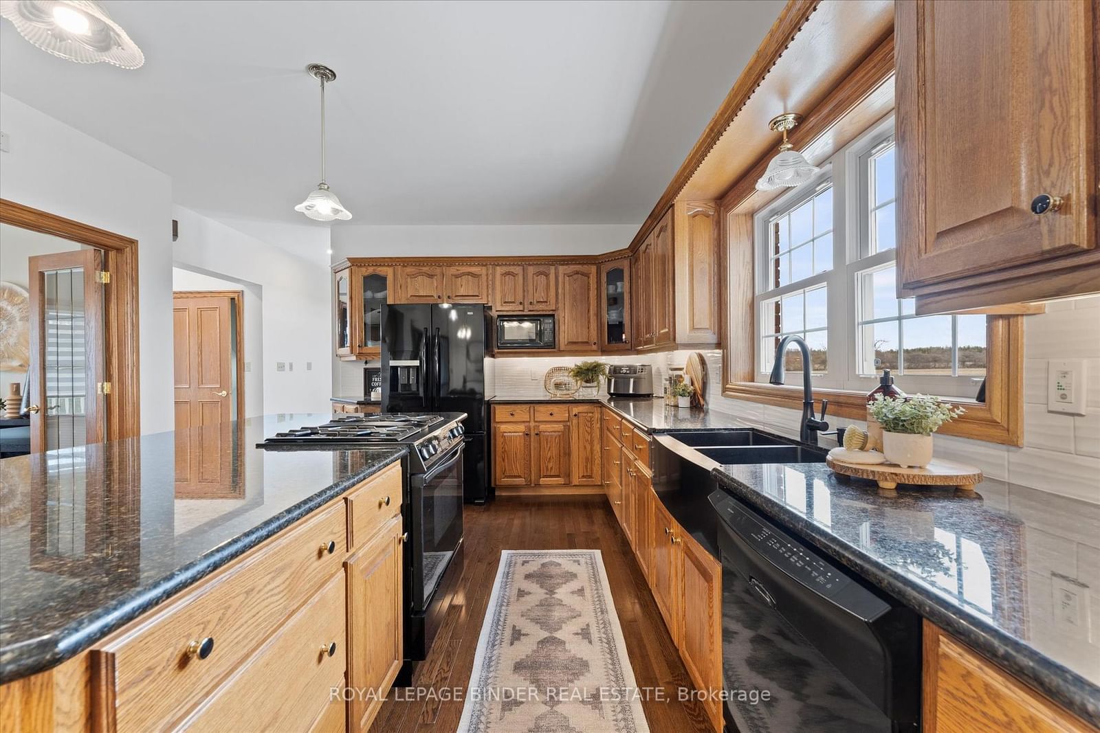 Listing Image 16