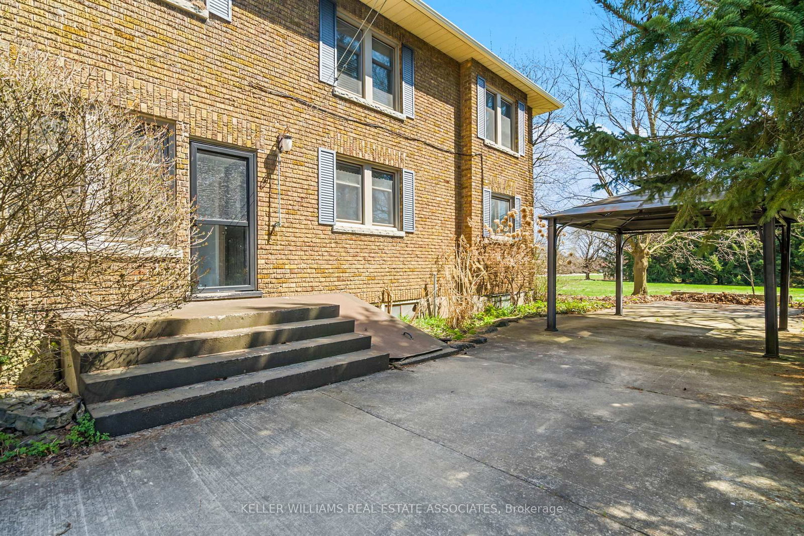 Listing Image 9