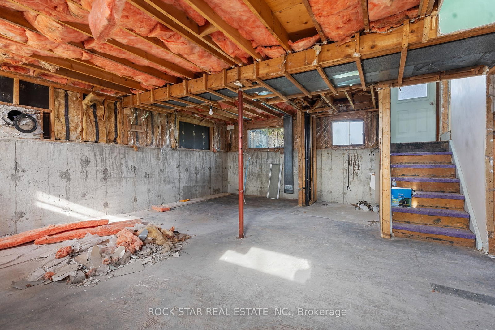 Listing Image 8