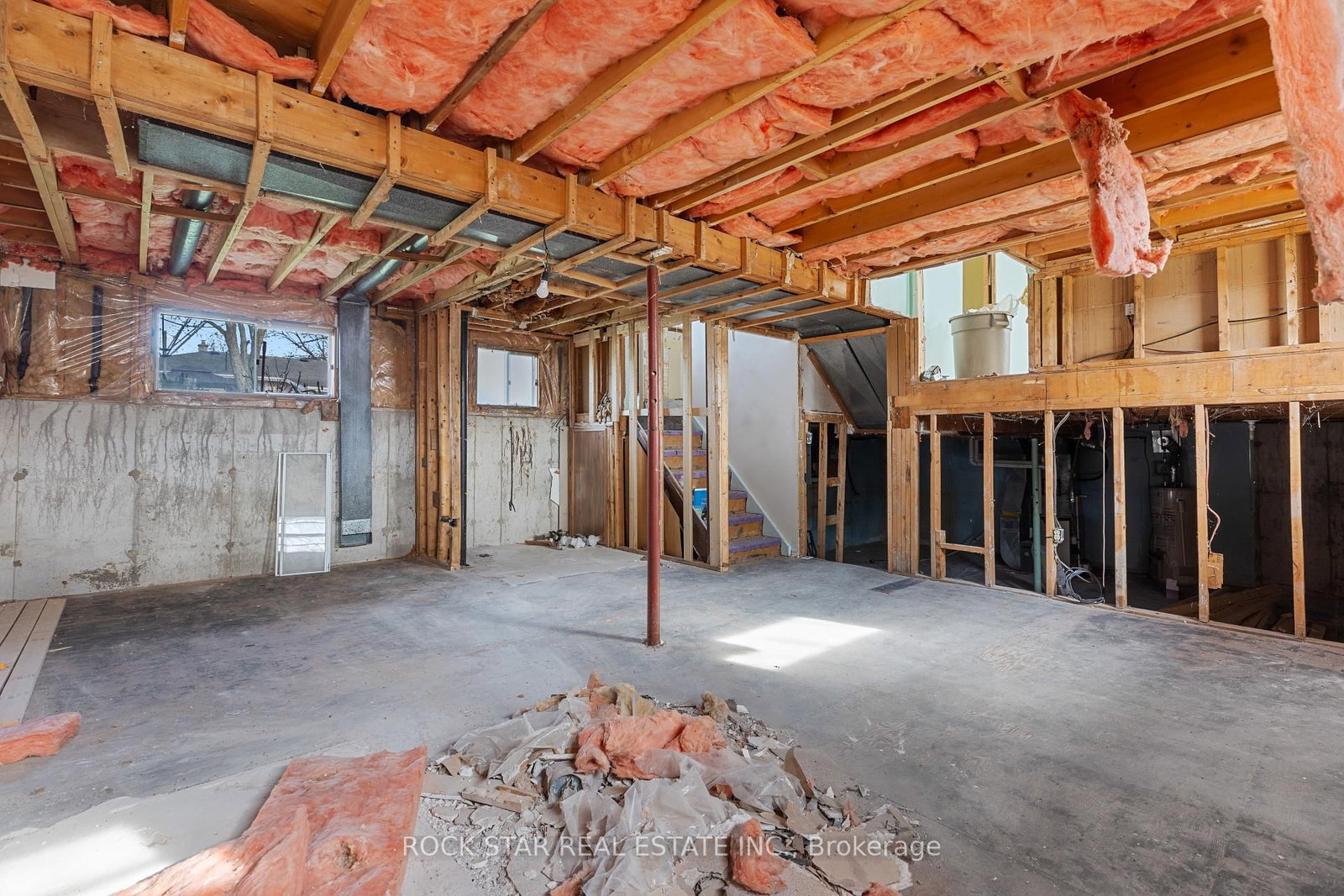 Listing Image 9
