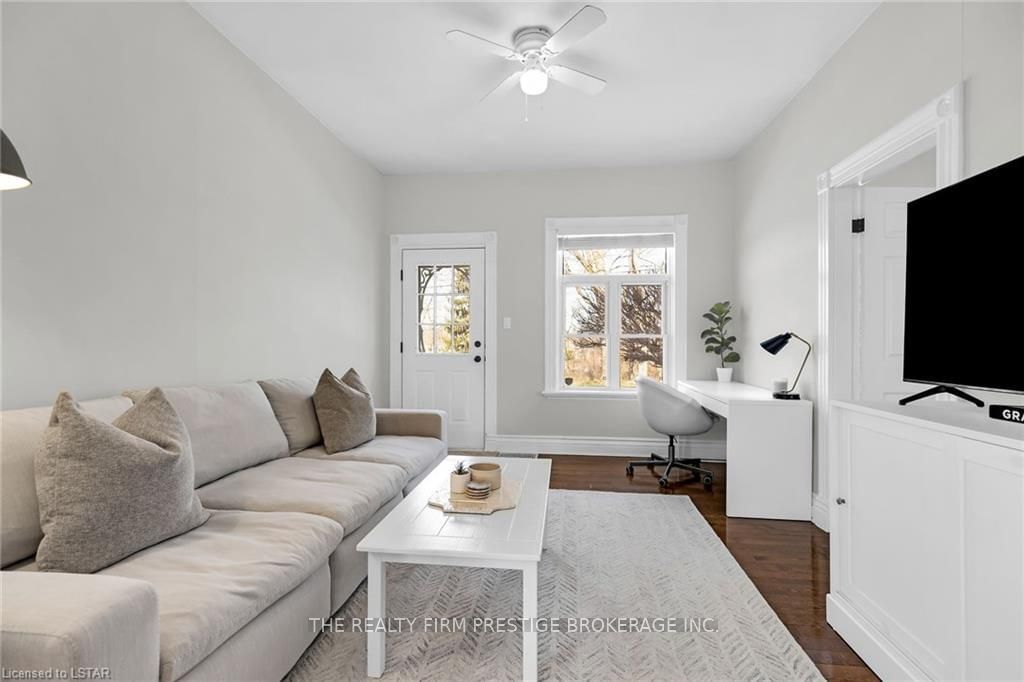 Listing Image 7