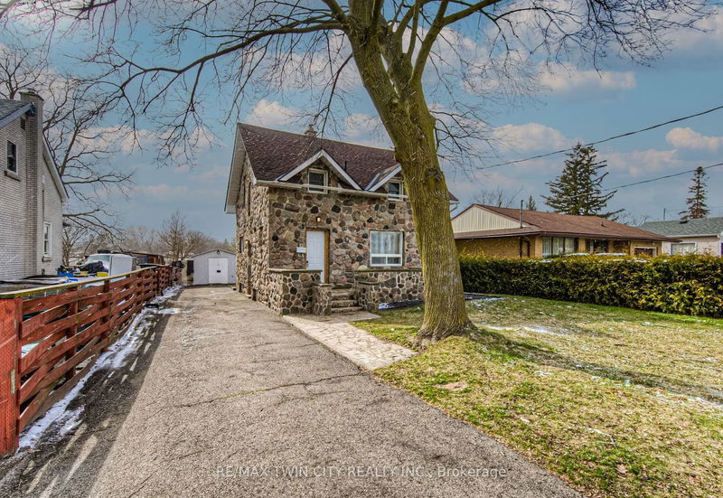 home for sale on 58 Elgin Street S