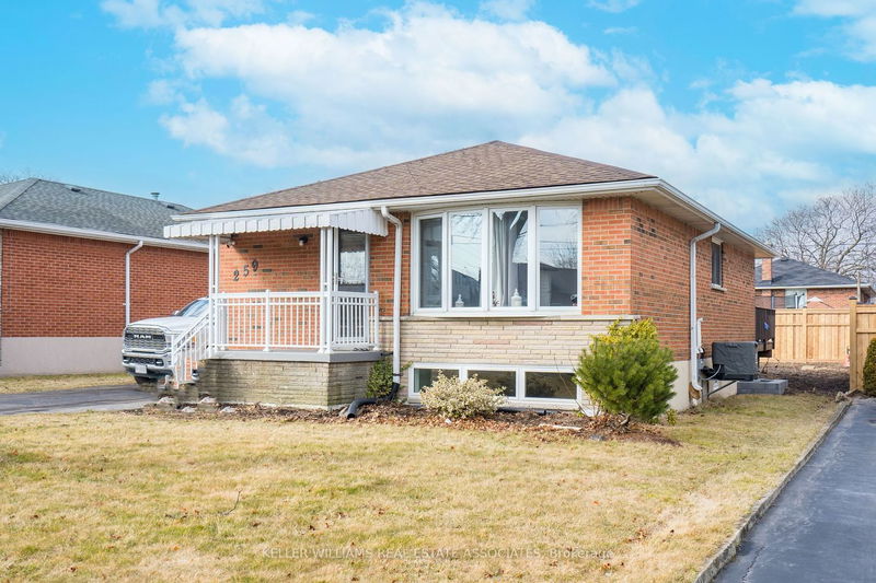 home for lease on Lower-259 Fernwood Crescent