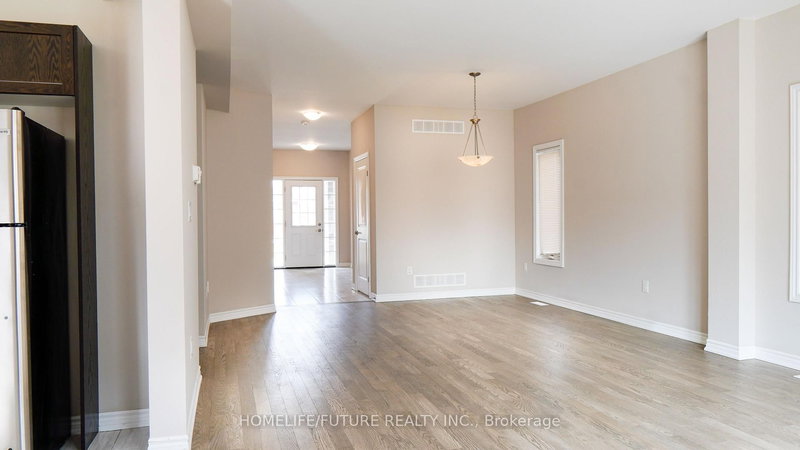 152 Mccabe Ave, Welland, L3B 0H6 | Image 2