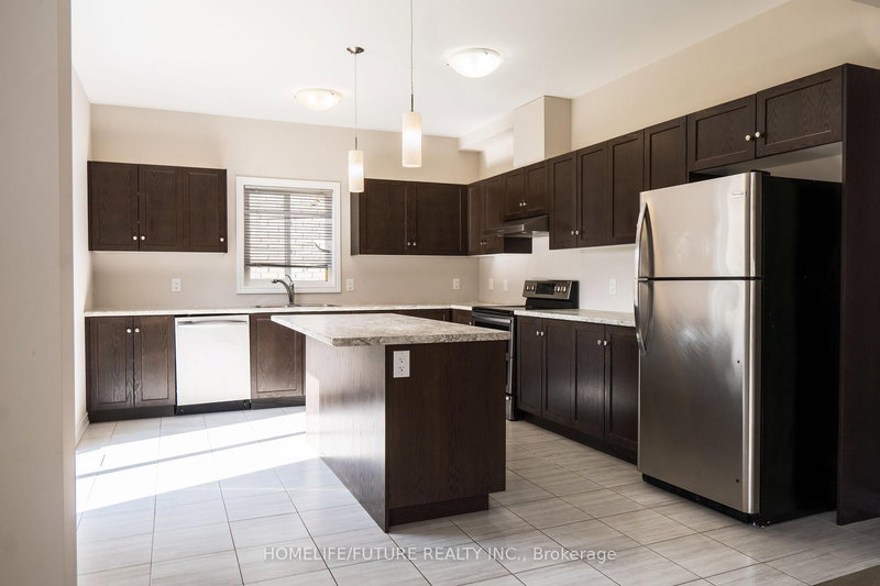 152 Mccabe Ave, Welland, L3B 0H6 | Image 3