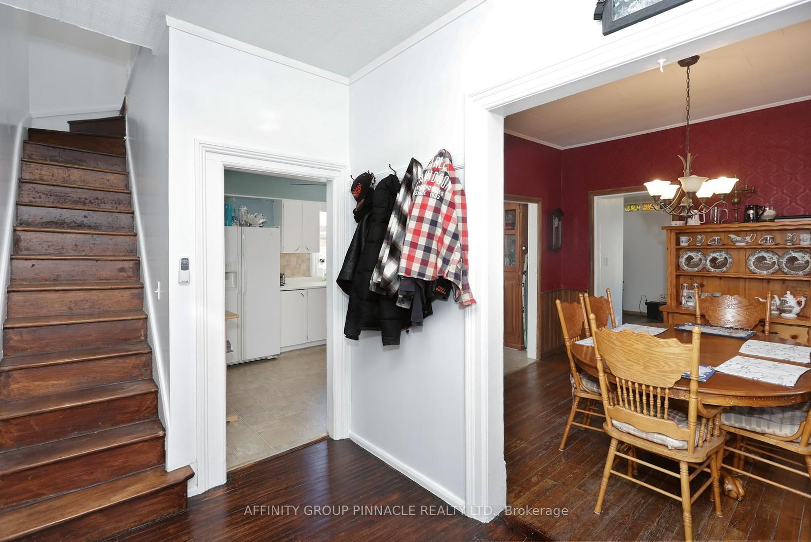 Listing Image 7