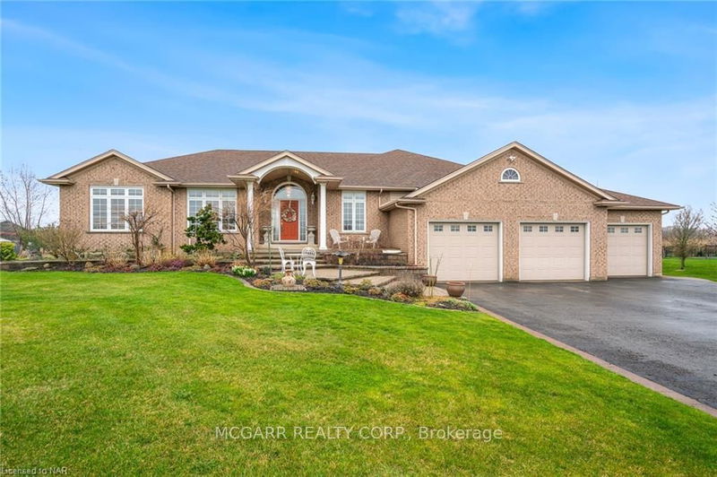 home for sale on 925 Queenston Road