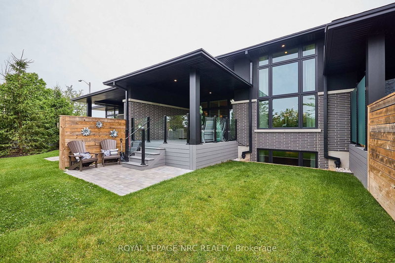 15 Taliesin Tr, Welland, L3C 0H5 | Image 3