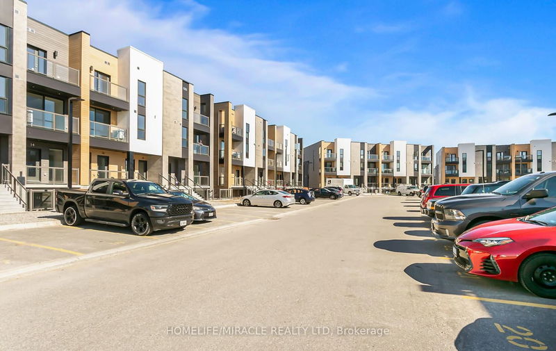 home for lease on Unit 27-261 Woodbine Avenue