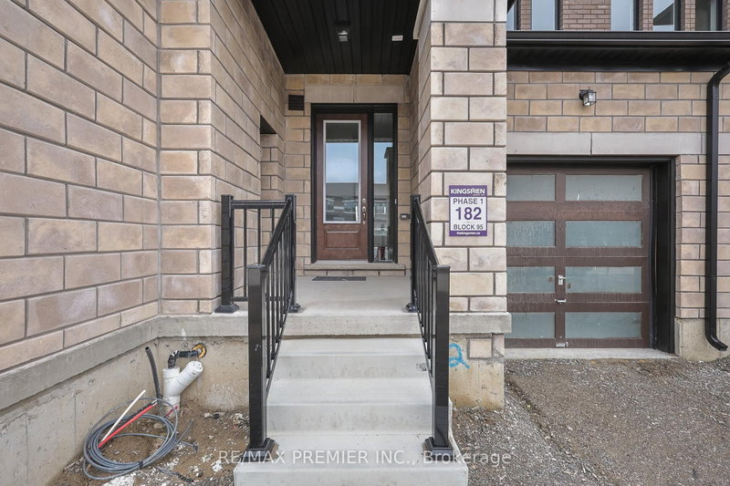 138 Corley St, Kawartha Lakes, K9V 0R4 | Image 2