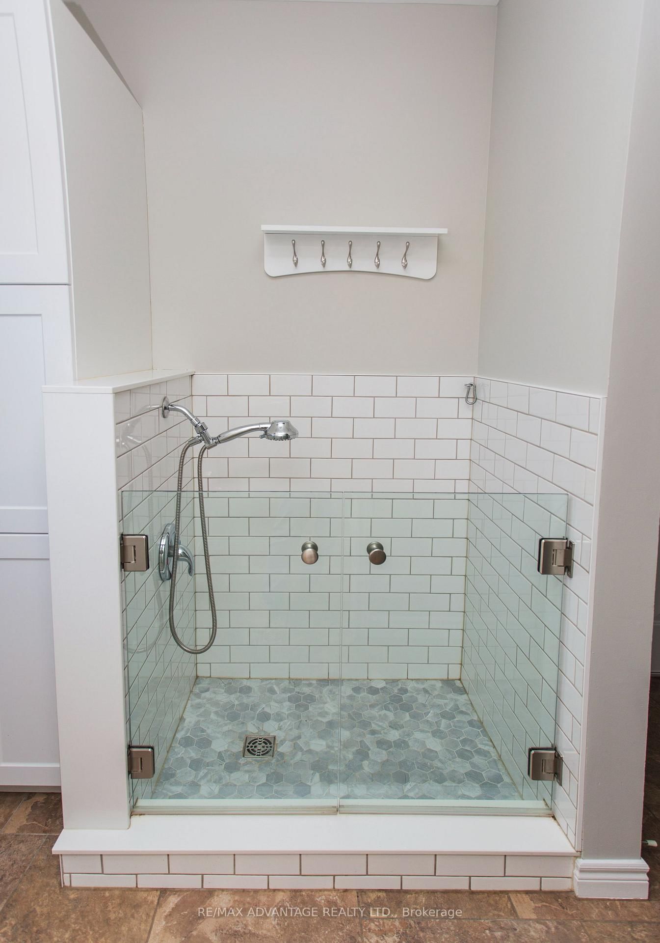 Detached House sold at 59 Winona Road, Middlesex Centre, Ontario, N0L 1R0 - Kilworth - MLS: X8254798