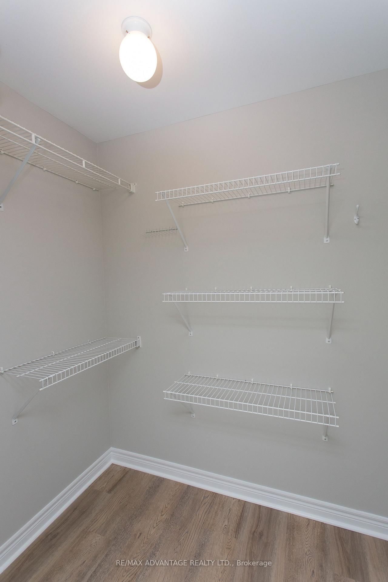 Detached House sold at 59 Winona Road, Middlesex Centre, Ontario, N0L 1R0 - Kilworth - MLS: X8254798