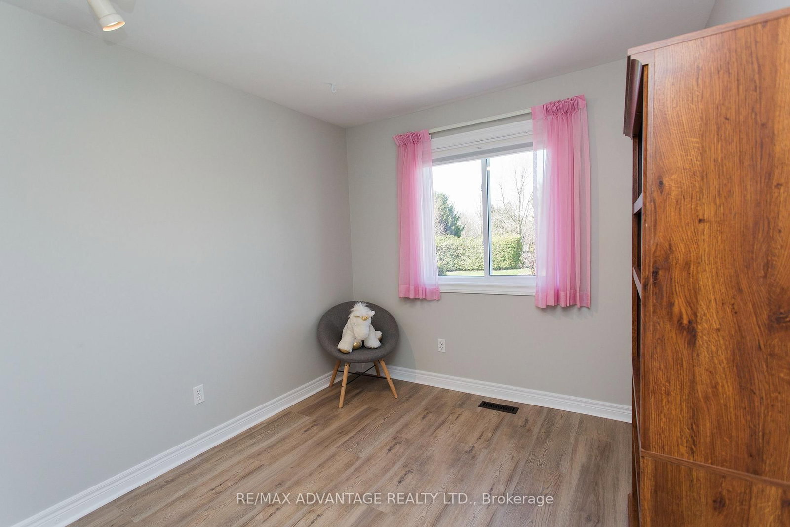 Detached House sold at 59 Winona Road, Middlesex Centre, Ontario, N0L 1R0 - Kilworth - MLS: X8254798