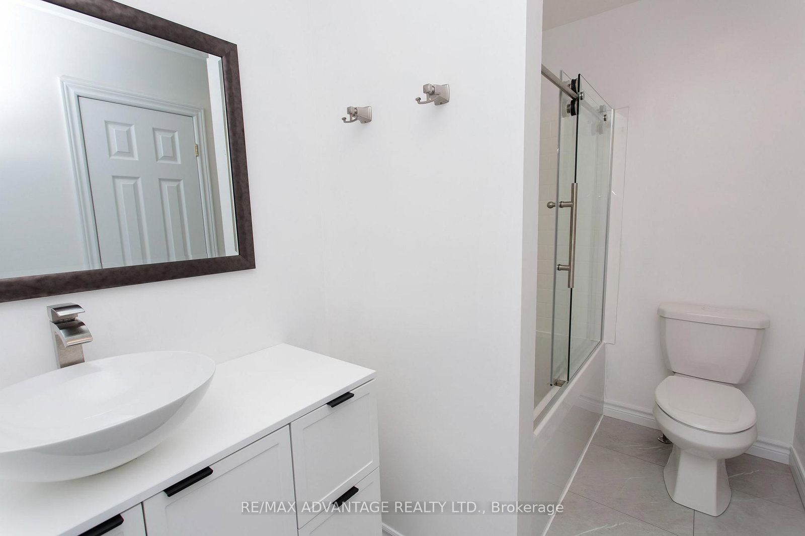 Detached House sold at 59 Winona Road, Middlesex Centre, Ontario, N0L 1R0 - Kilworth - MLS: X8254798