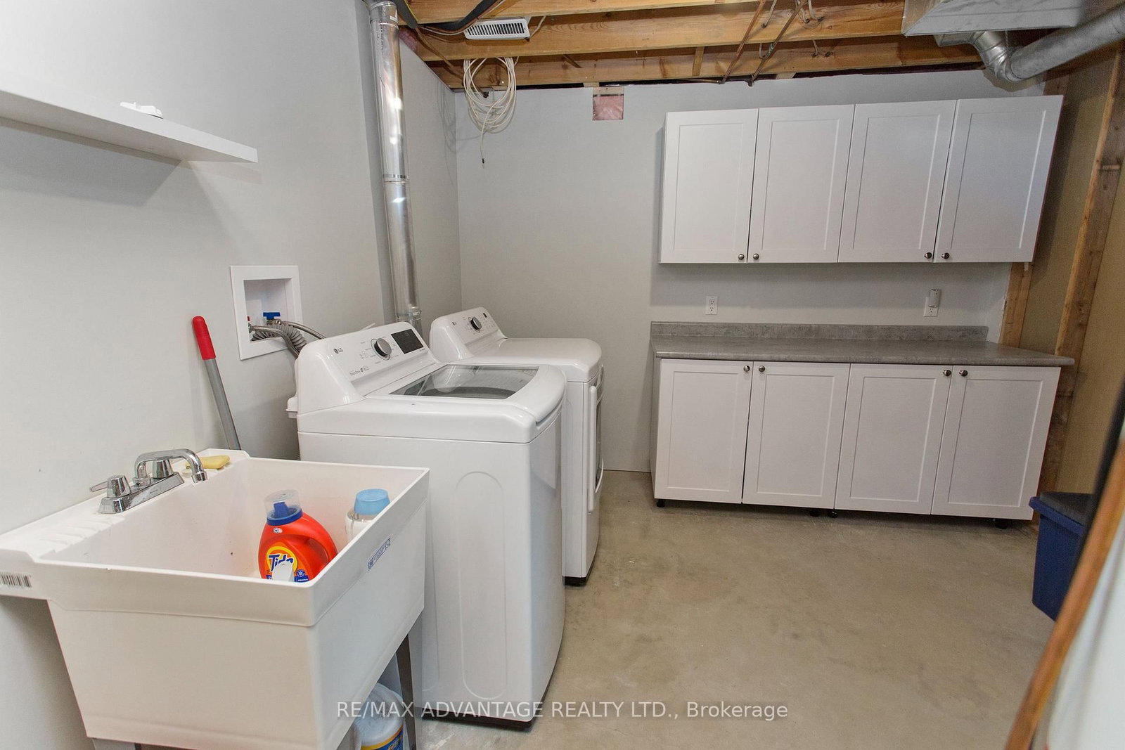 Detached House sold at 59 Winona Road, Middlesex Centre, Ontario, N0L 1R0 - Kilworth - MLS: X8254798