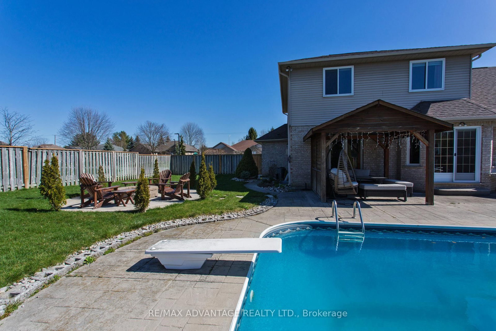 Detached House sold at 59 Winona Road, Middlesex Centre, Ontario, N0L 1R0 - Kilworth - MLS: X8254798