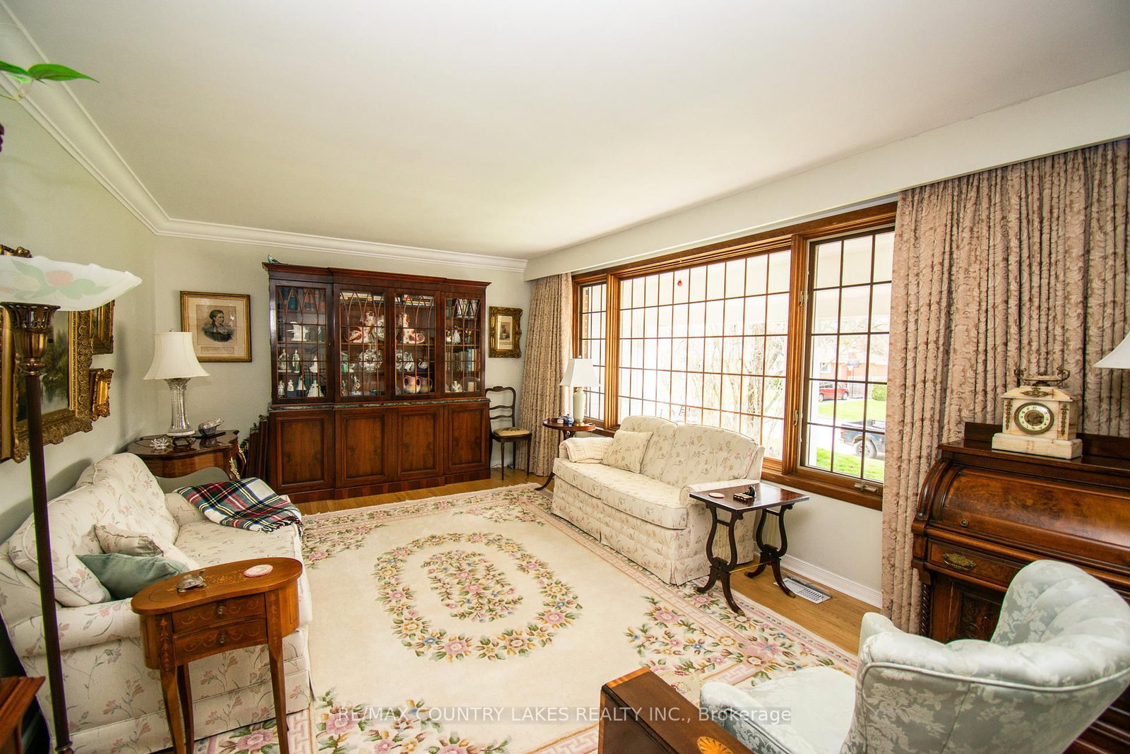 Listing Image 7
