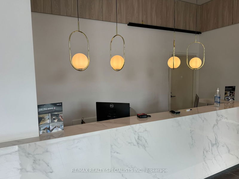 home for lease on 1404-1 Jarvis Street
