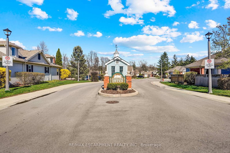 34 - 175 Fiddlers Green Rd, Hamilton, L9G 4X7 | Image 2