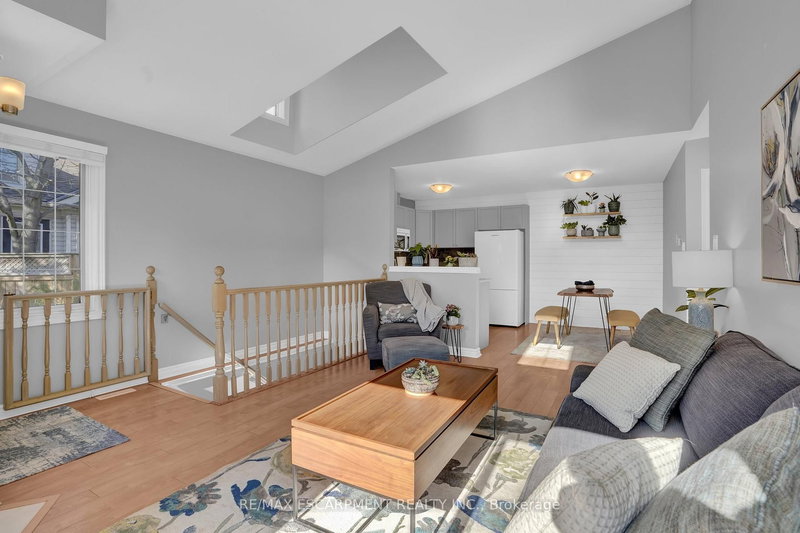 34 - 175 Fiddlers Green Rd, Hamilton, L9G 4X7 | Image 3