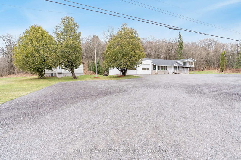 949 Raymond Rd, Muskoka Lakes, P0B 1M0 | Image 3