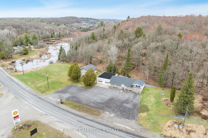 949 Raymond Rd, Muskoka Lakes, P0B 1M0 | Image 2