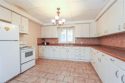 6175 Barker Street — more photos