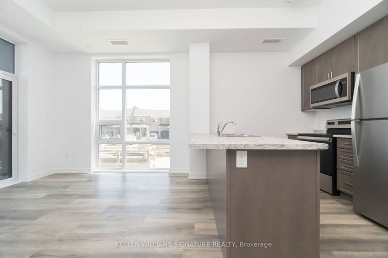 home for lease on 110-470 Dundas Street E