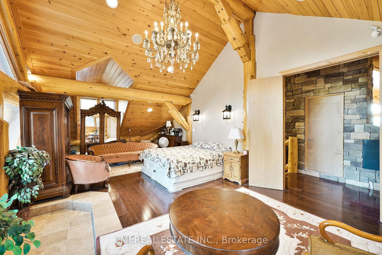 Listing Image 7