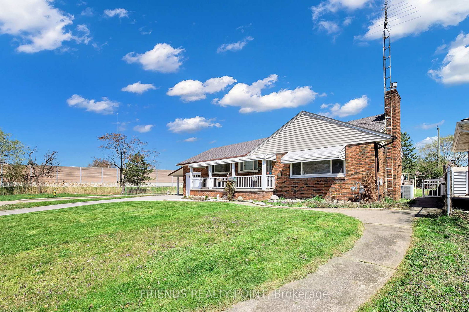 Listing Image 3